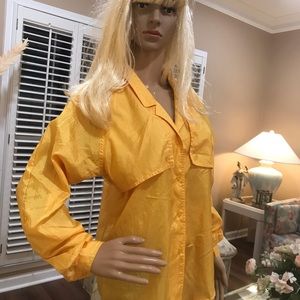 DESIGNER VINTAGE D.V..F. STUNNING TOP IN MINT COND